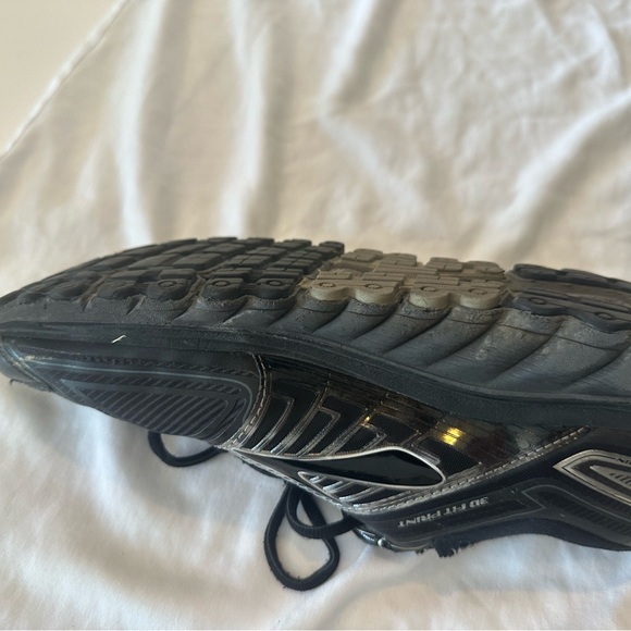 Brooks men’s size 10 running shoes - Picture 7 of 10